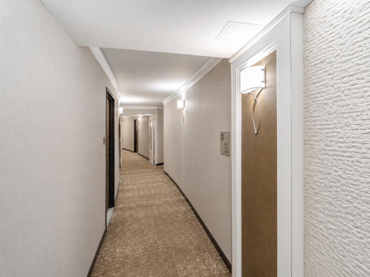 21st floor residential hallway at The Corinthian